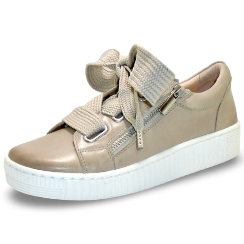 EOS - JOVI-FW25 available in 3 colours!