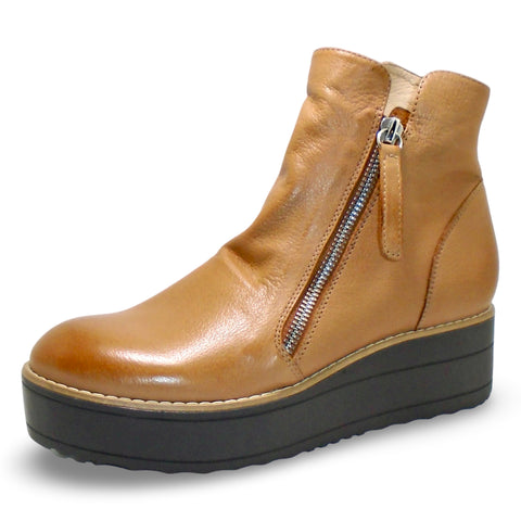 Django & Juliette - NENE-FW25 available in 2 colours!